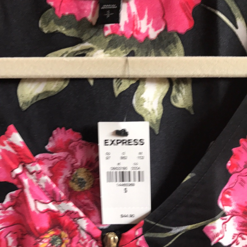 Express blouse. - Picture 2 of 2